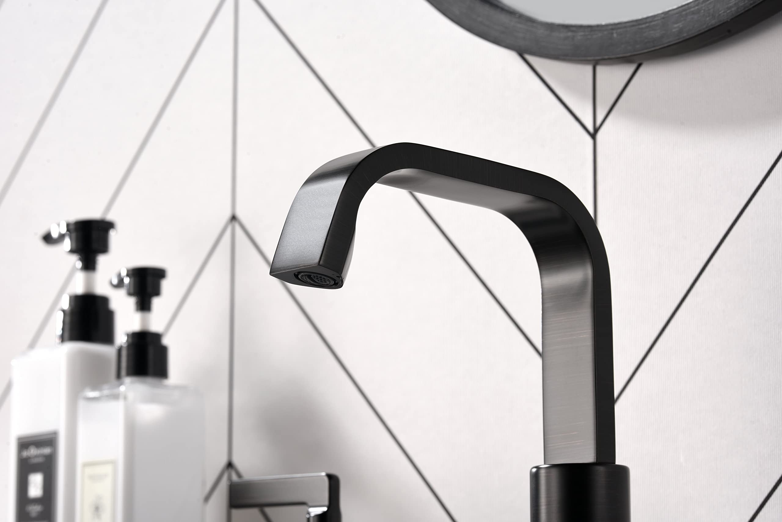 Ultra faucets UF5670X Two-Handle Widespread Lavatory Faucet