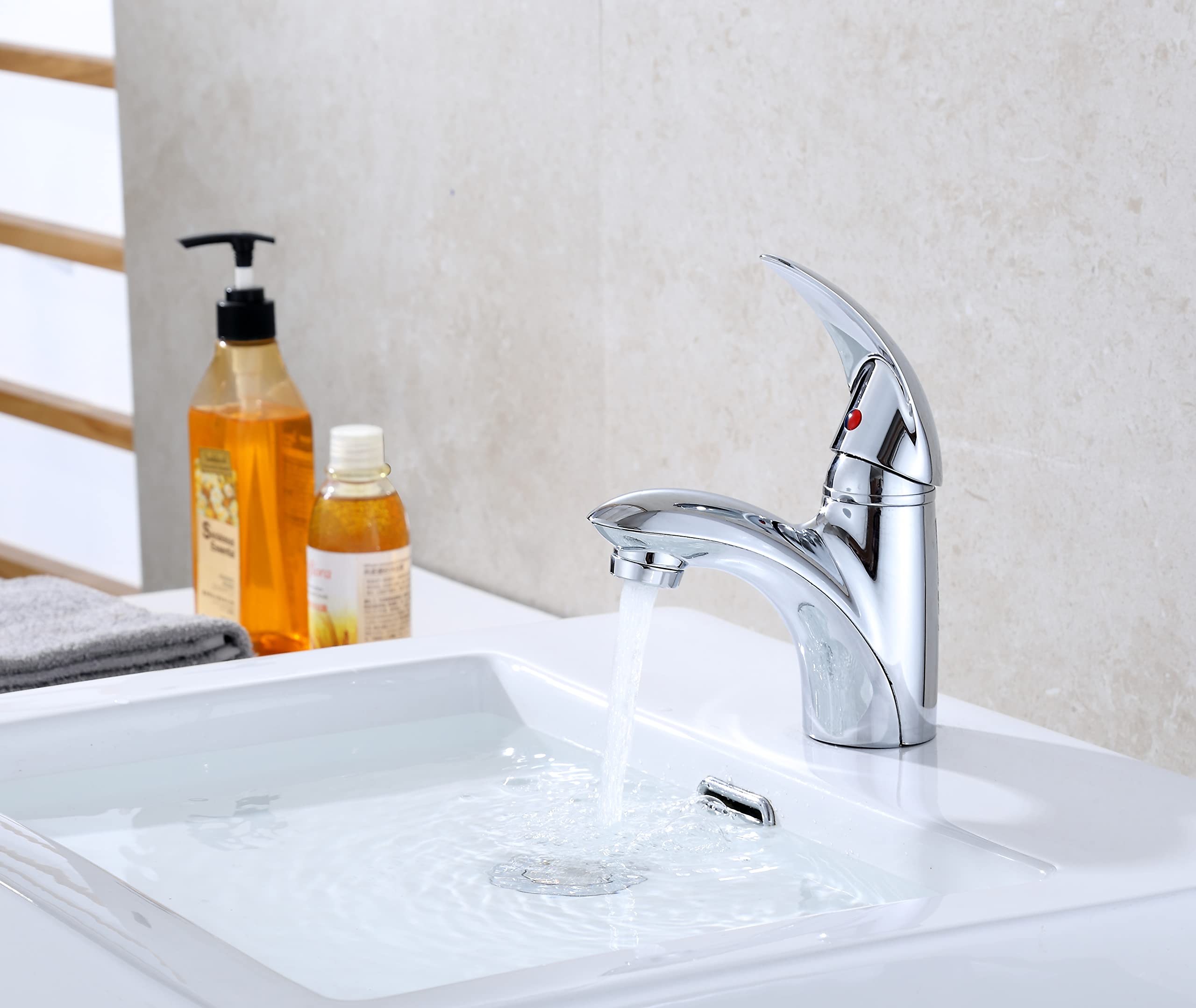 Ultra Faucets UF3412X Vantage Collection Bathroom Faucet, Two-Handle 4" Lavatory Faucet