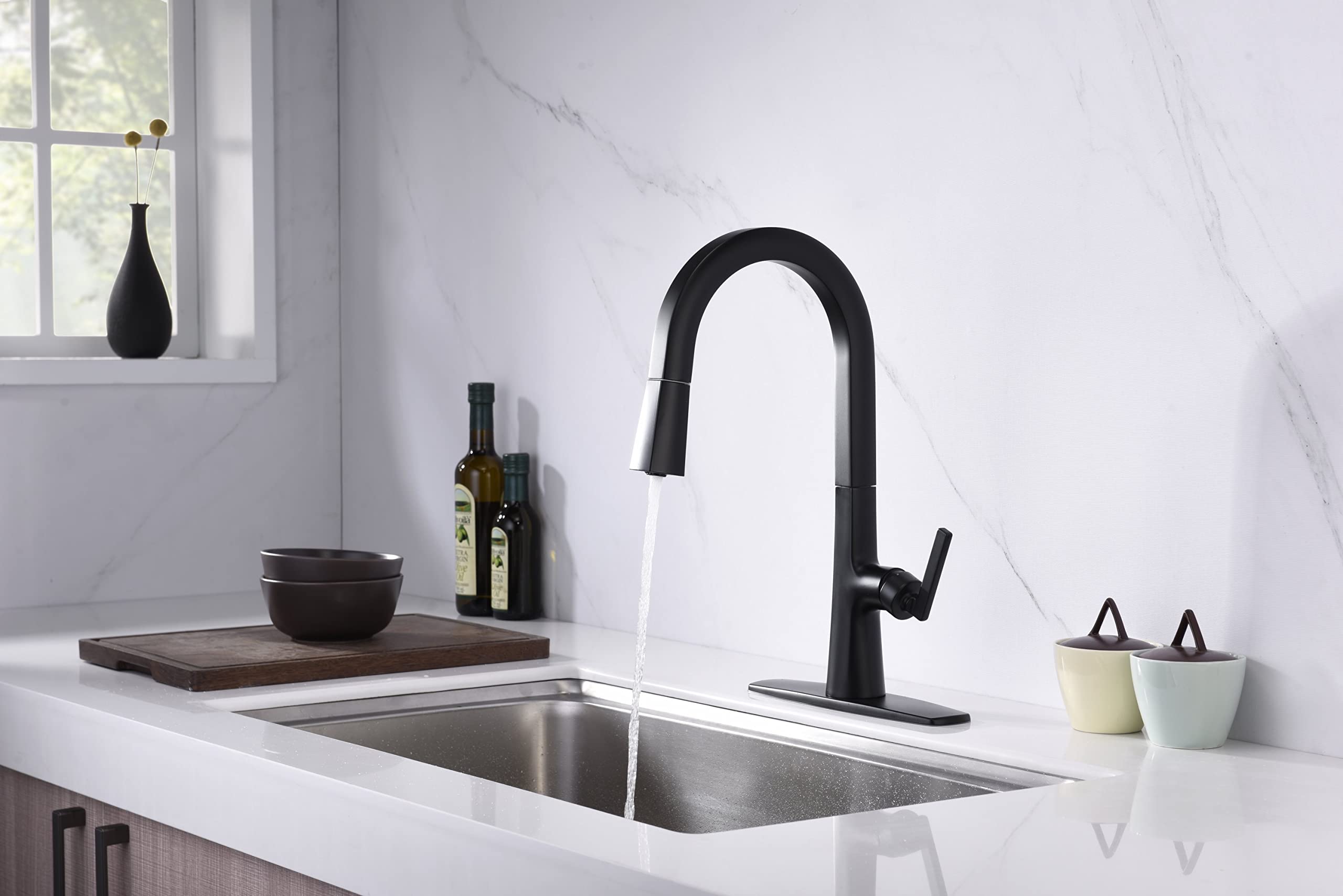 Ultra Faucets UF17007 Single-Handle Kitchen Faucet with Pull-Down Spray, Matte Black