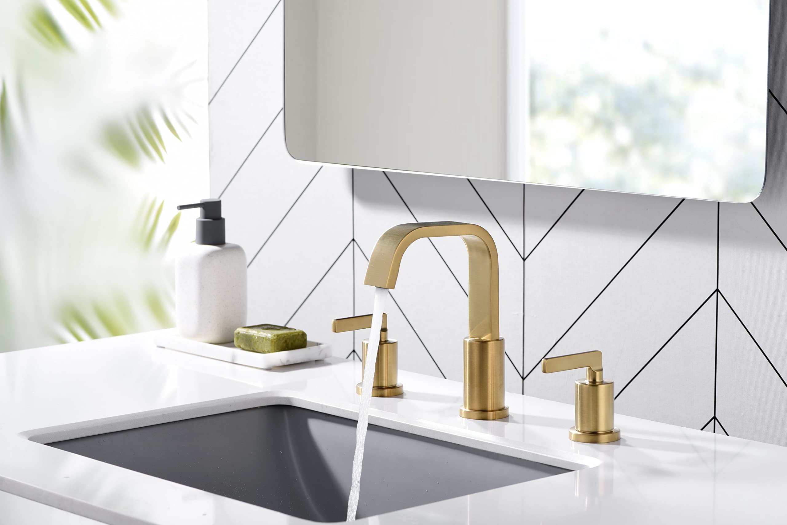 Ultra faucets UF5670X Two-Handle Widespread Lavatory Faucet