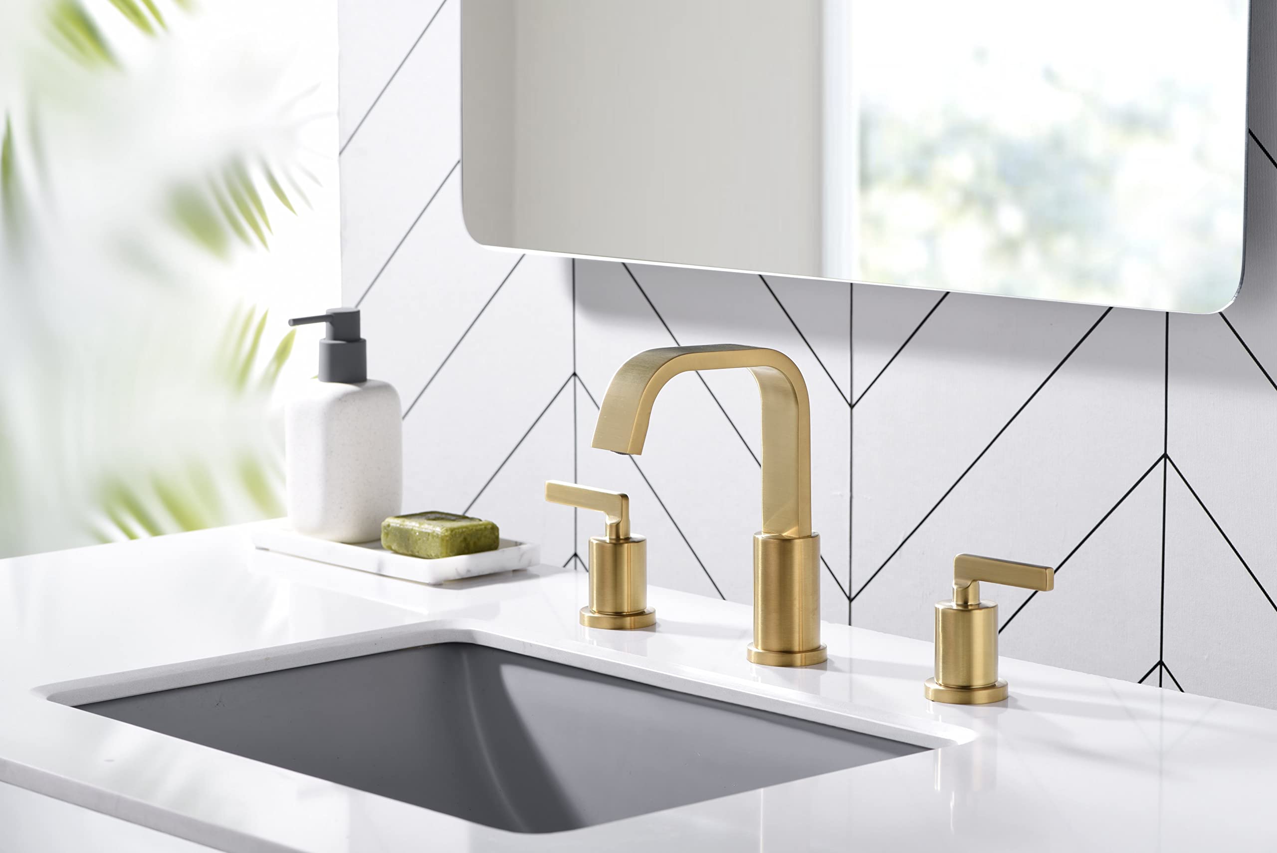 Ultra faucets UF5670X Two-Handle Widespread Lavatory Faucet